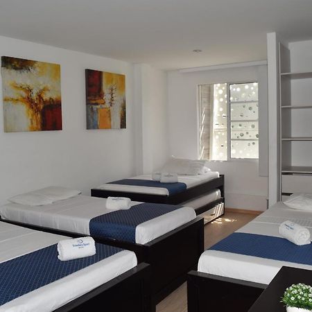 Hotel Travelers Sport Cali Esterno foto
