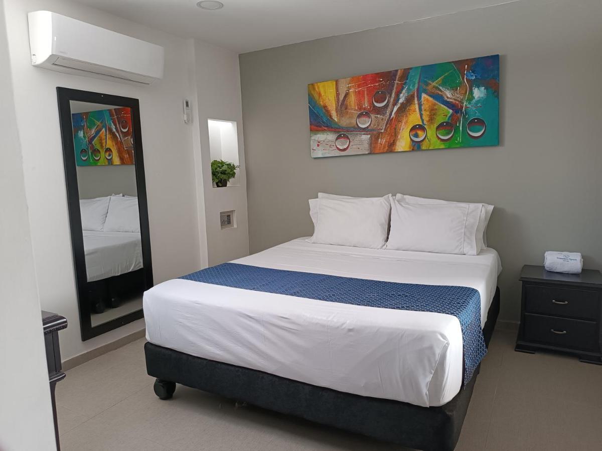 Hotel Travelers Sport Cali Esterno foto