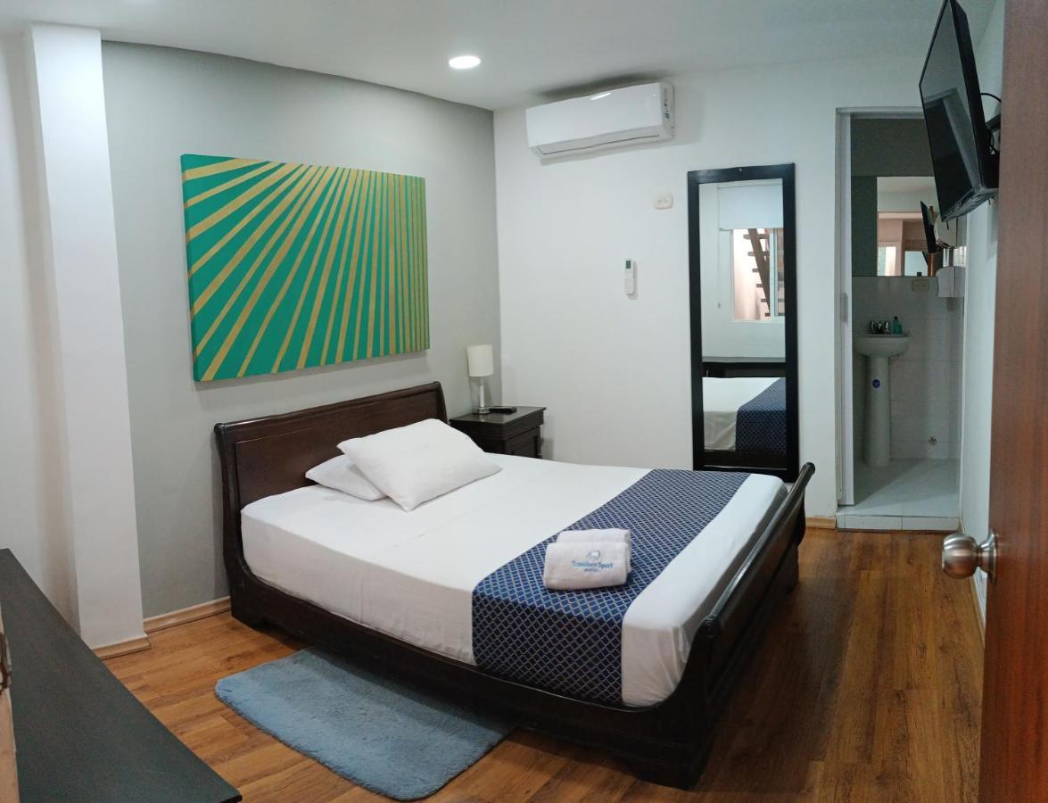 Hotel Travelers Sport Cali Esterno foto
