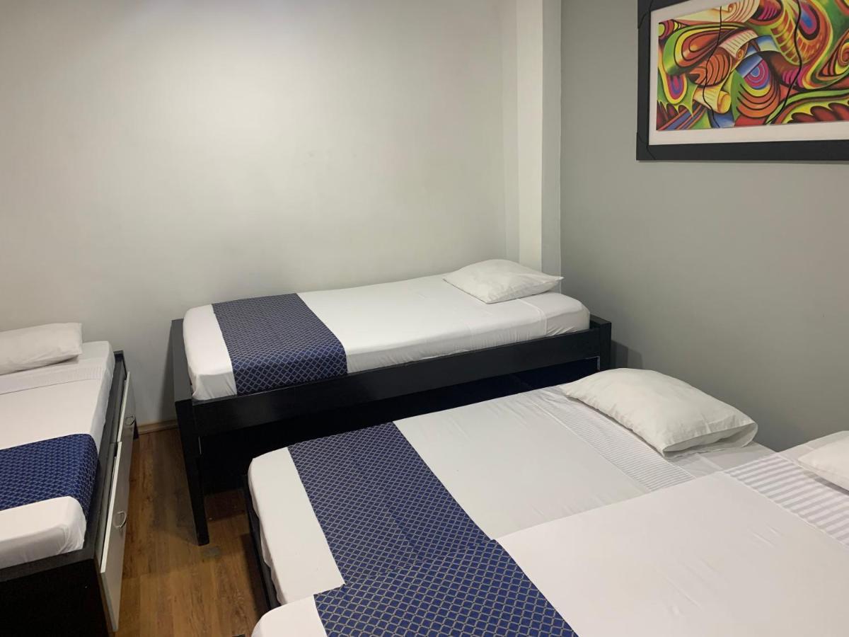 Hotel Travelers Sport Cali Esterno foto