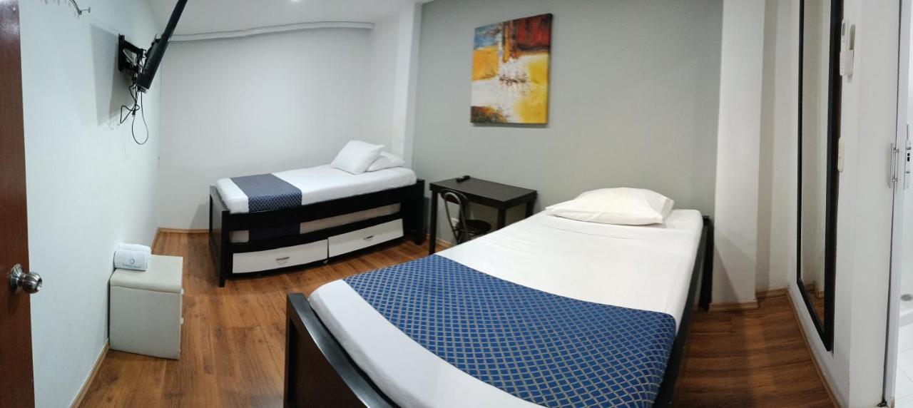 Hotel Travelers Sport Cali Esterno foto
