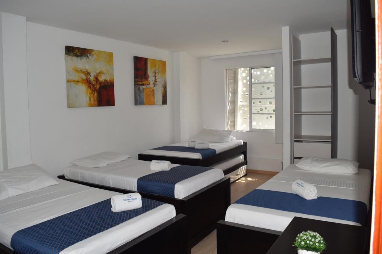 Hotel Travelers Sport Cali Esterno foto