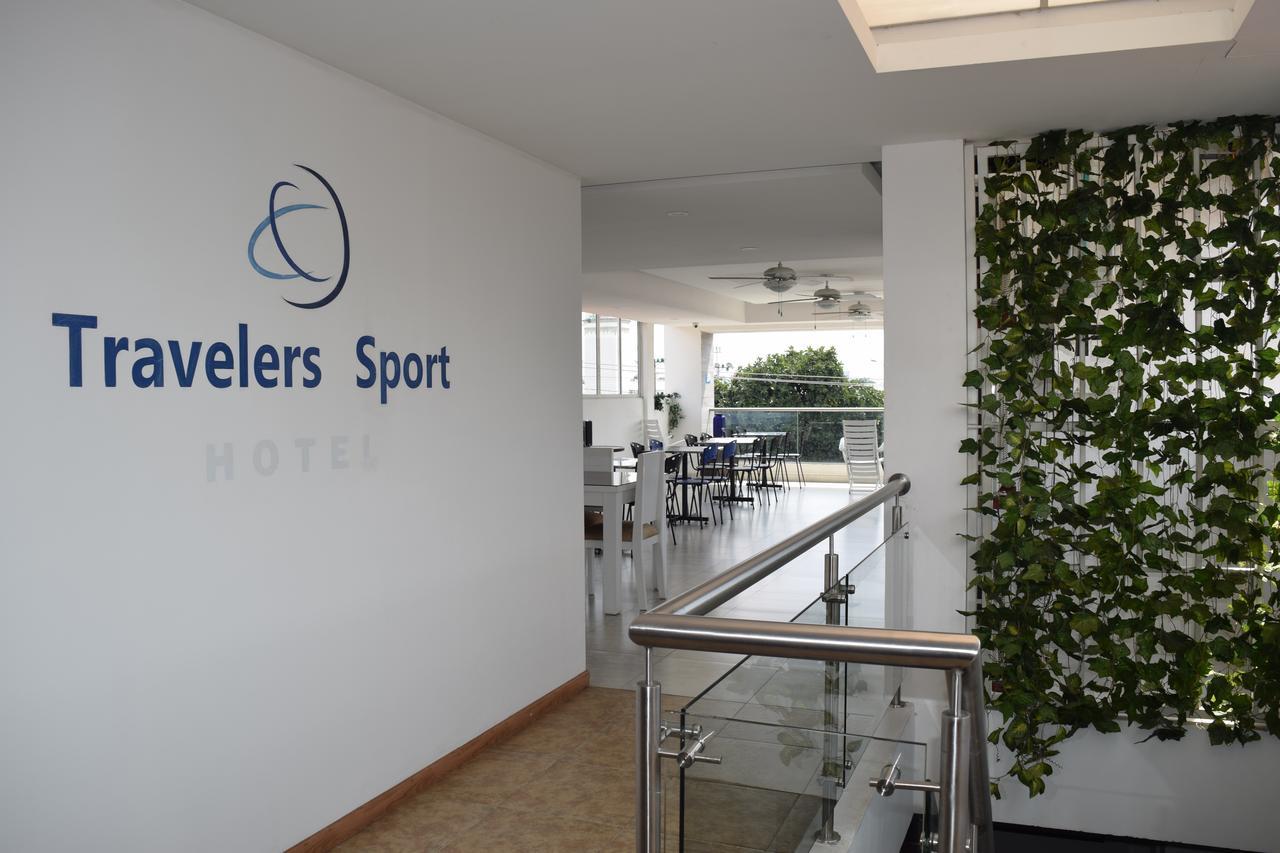Hotel Travelers Sport Cali Esterno foto