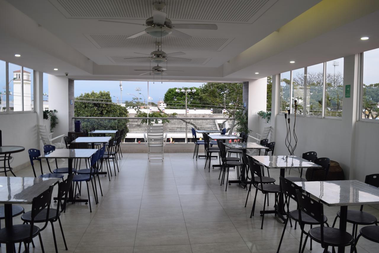 Hotel Travelers Sport Cali Esterno foto